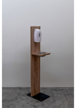 Laden Sie das Bild in den Galerie-Viewer, Desinfektionsständer Eiche exclusiv mit Sensorspender exclusiv